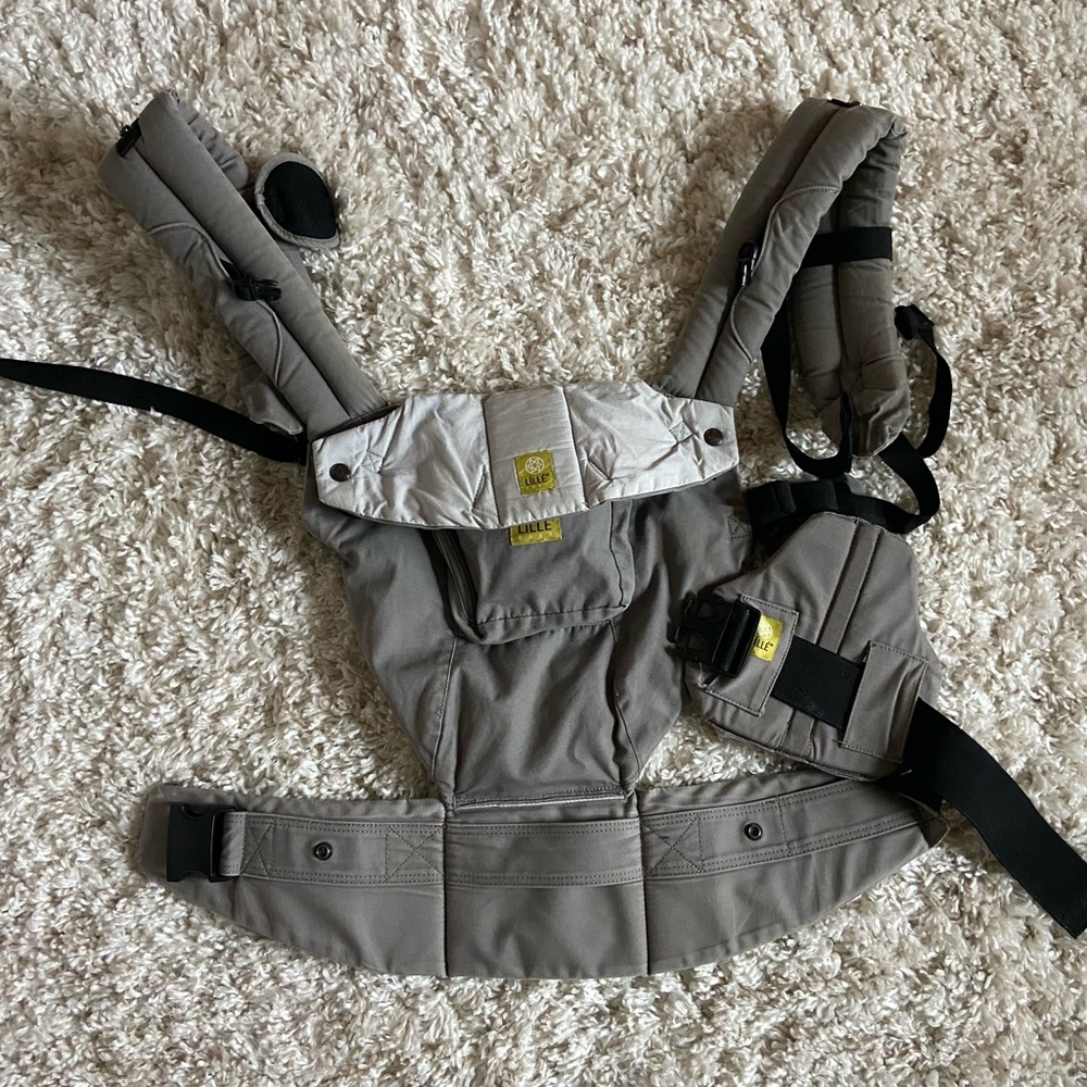 These delicious floral flare pants